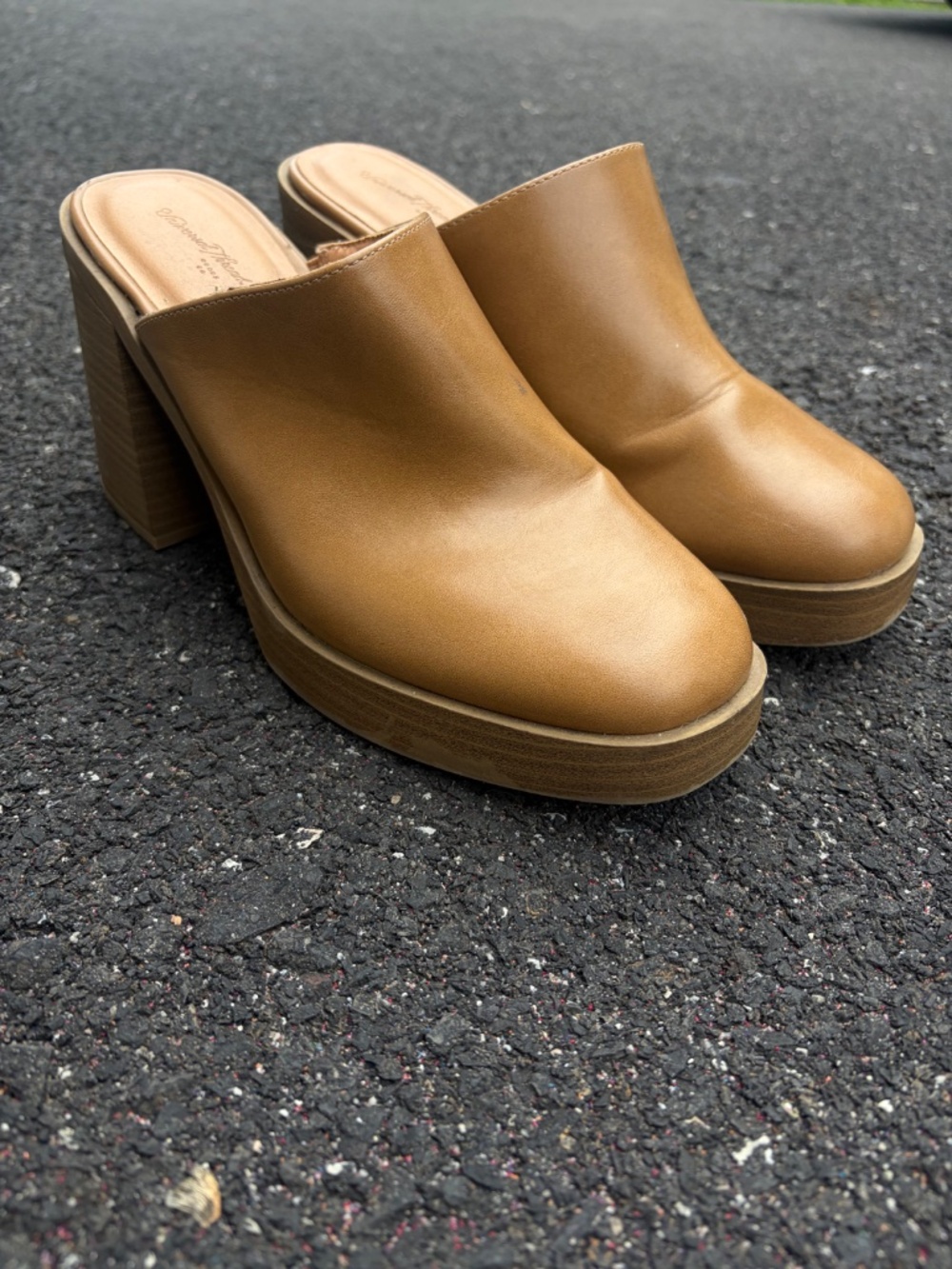 Clogs - Picture 3 of 4
